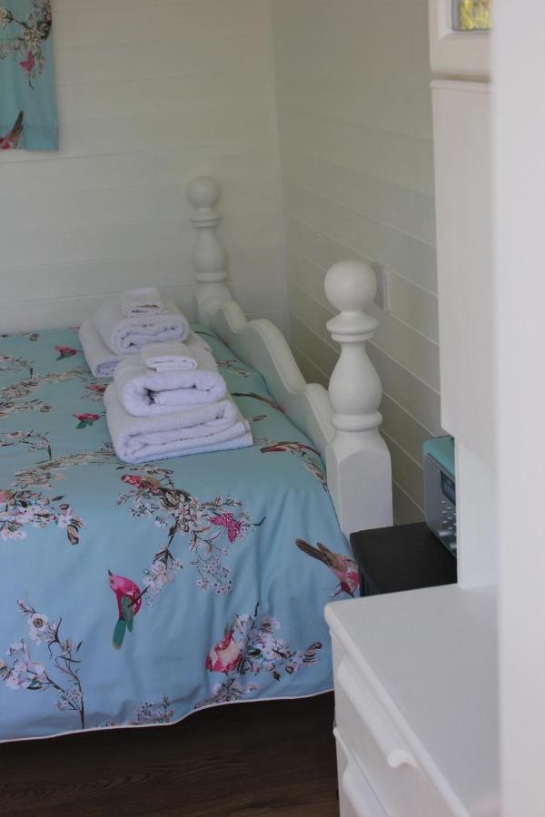 Wadhurst Hopgarden Glamping Luxury Shepherds Huts מראה חיצוני תמונה