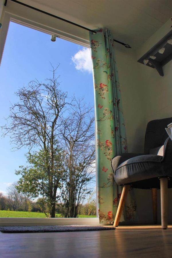 Wadhurst Hopgarden Glamping Luxury Shepherds Huts מראה חיצוני תמונה