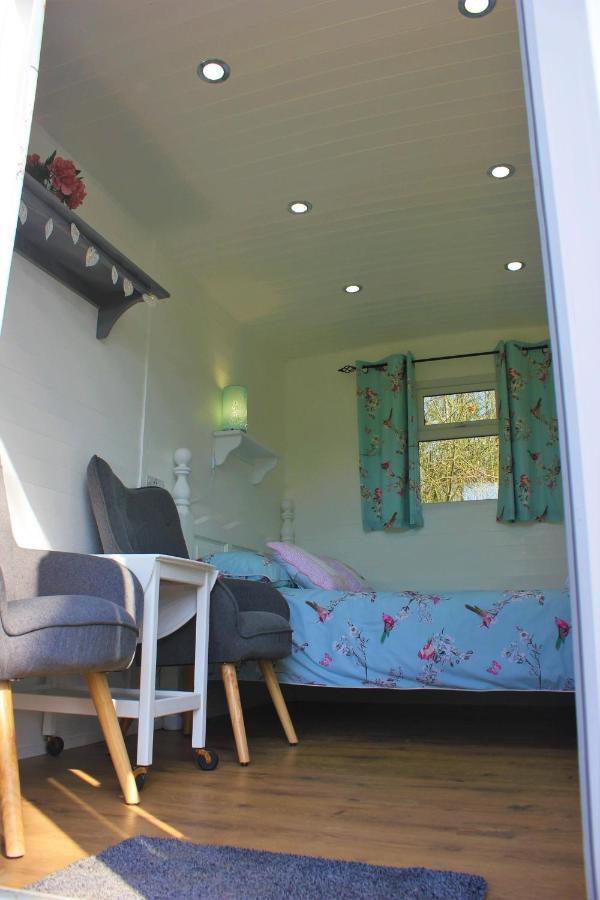 Wadhurst Hopgarden Glamping Luxury Shepherds Huts מראה חיצוני תמונה