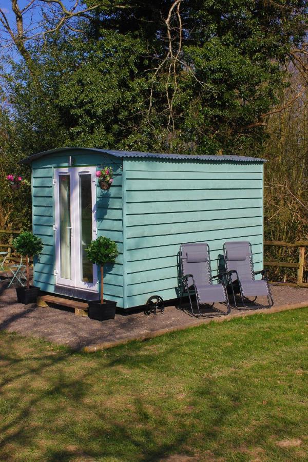 Wadhurst Hopgarden Glamping Luxury Shepherds Huts מראה חיצוני תמונה