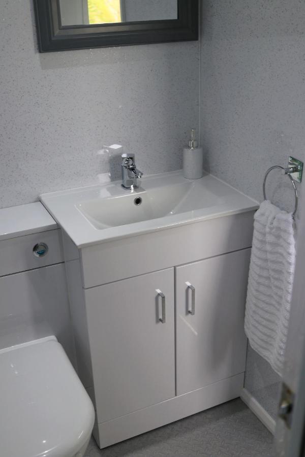 Wadhurst Hopgarden Glamping Luxury Shepherds Huts מראה חיצוני תמונה