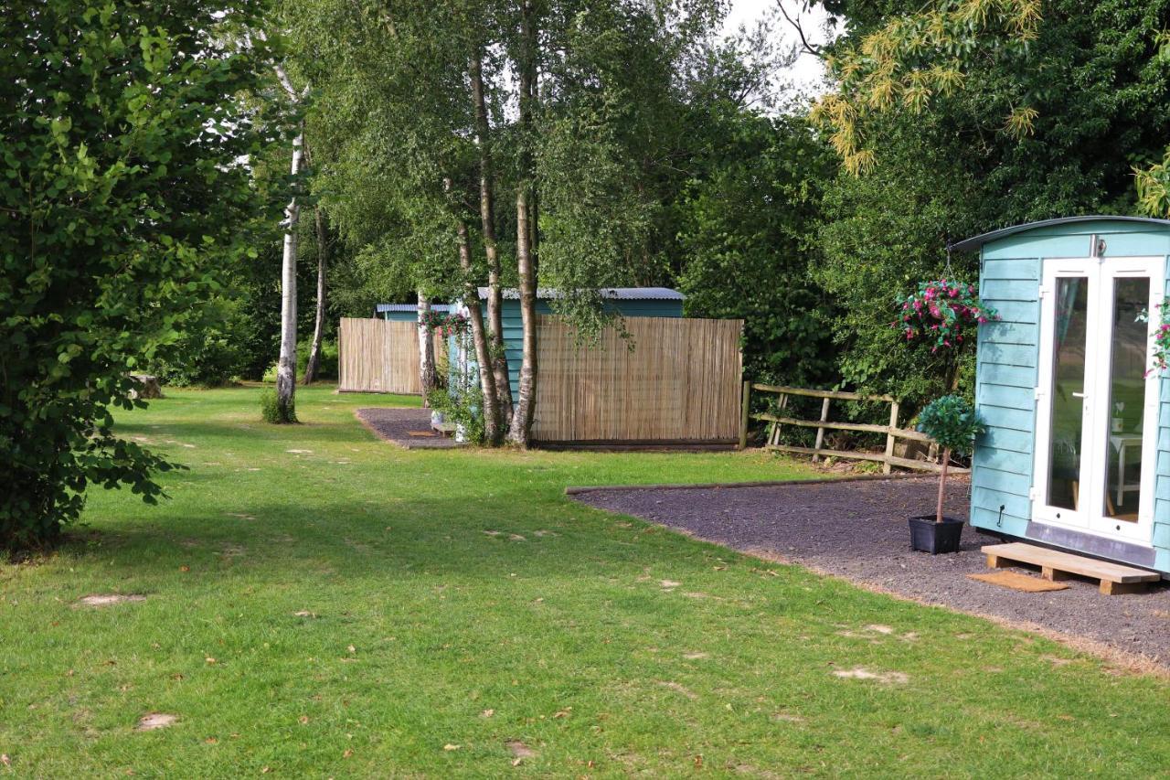 Wadhurst Hopgarden Glamping Luxury Shepherds Huts מראה חיצוני תמונה